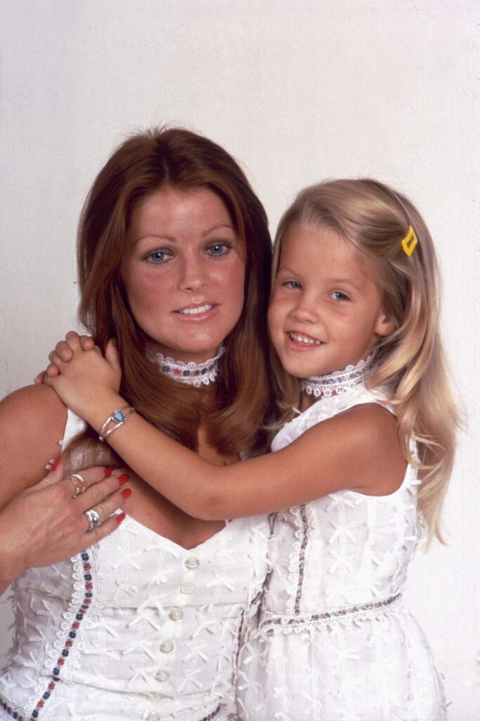 Priscilla Presley Stilveränderung: 70er Jahre mit Tochter Lisa-Marie